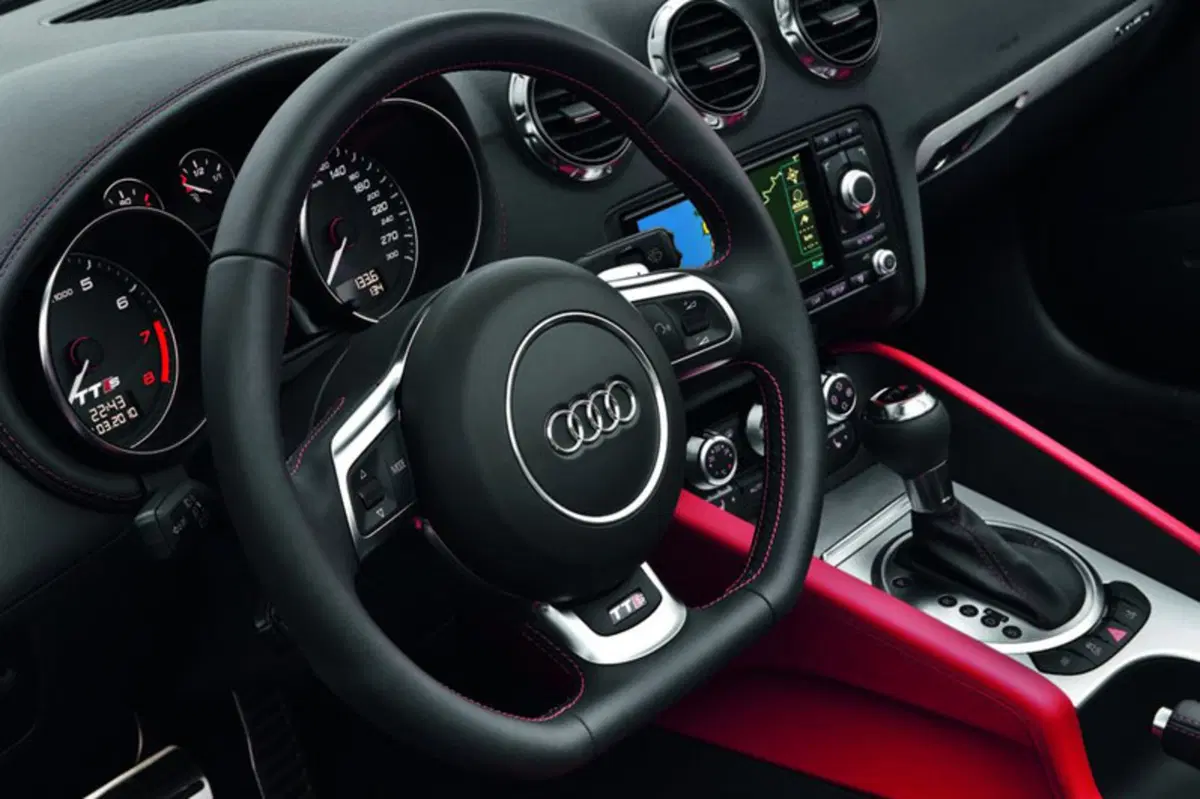 Audi TTS Cabrio 2.0 272 CV TFSI quattro S tronic (8)