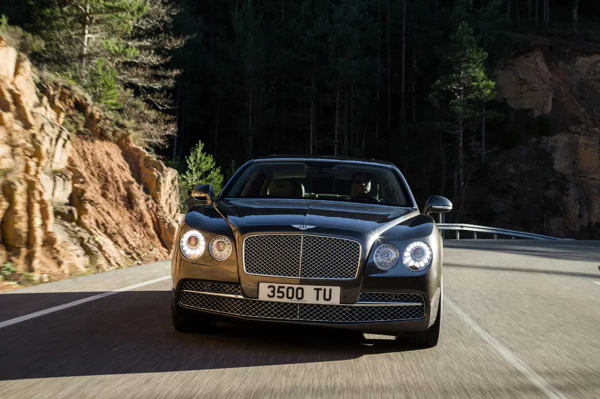 Bentley Flying Spur Spur 2.9 V6 hybrid auto (37)
