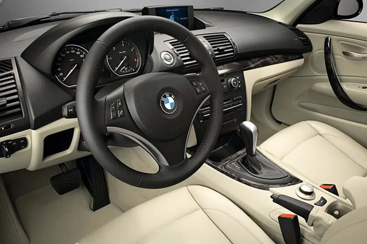 BMW Serie 1 118i cat 5 porte Futura (5)