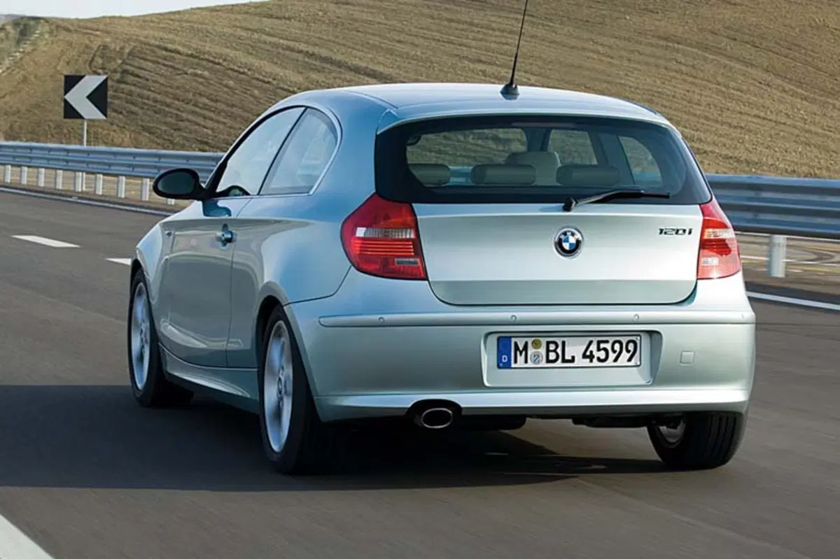 BMW Serie 1 116d 2.0 116CV cat 3 porte.It DPF (3)
