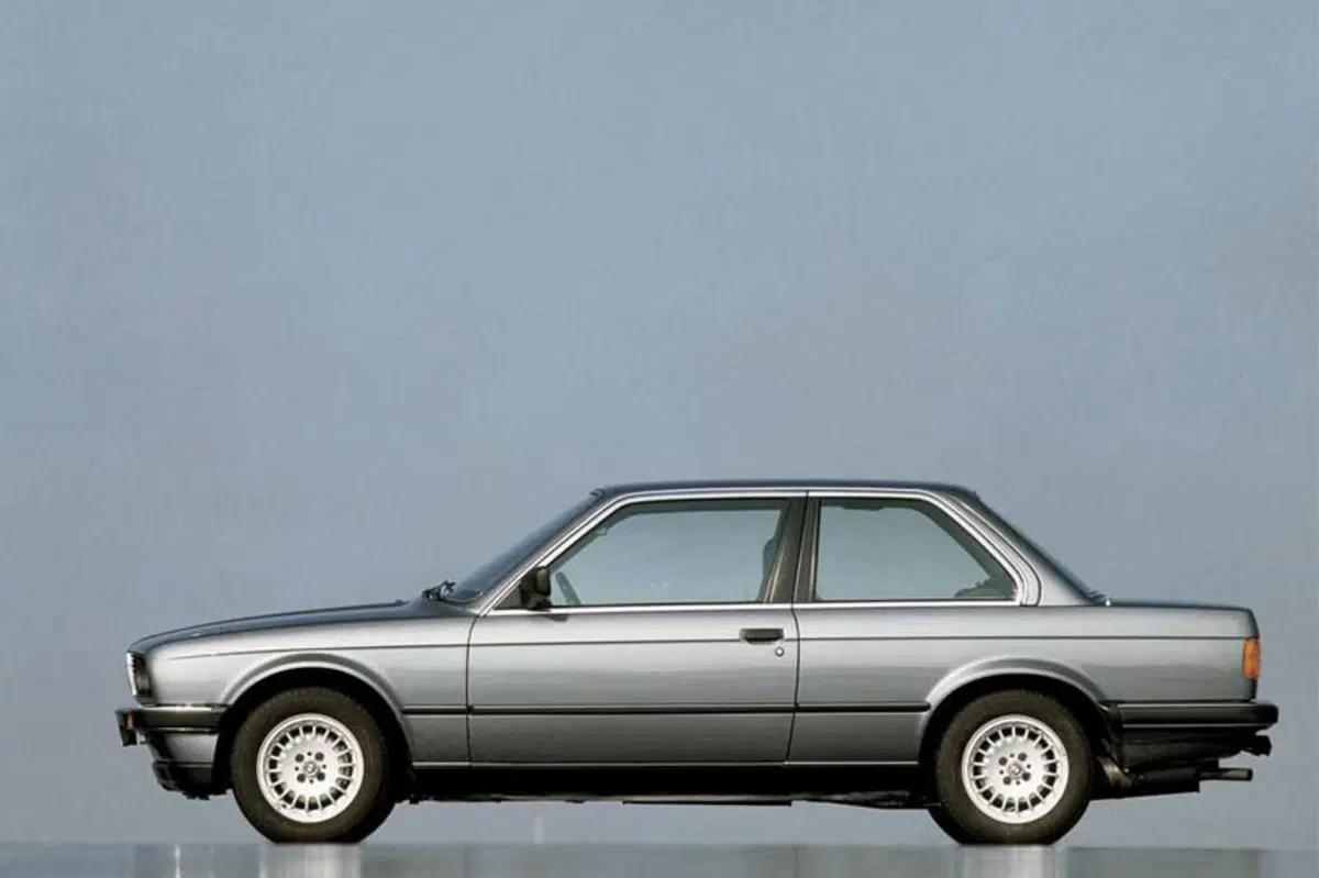 BMW Serie 3 320i cat 4 porte (3)