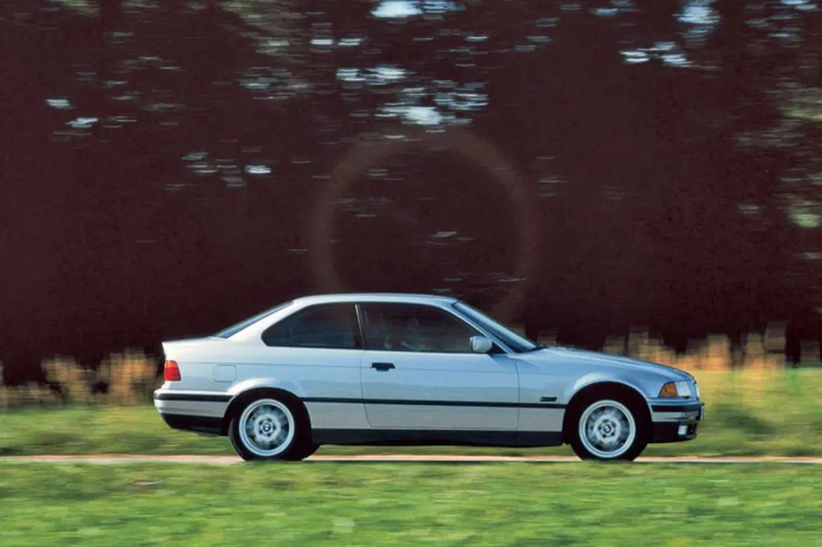 BMW Serie 3 Coupé 318is 1.9 16V cat (4)