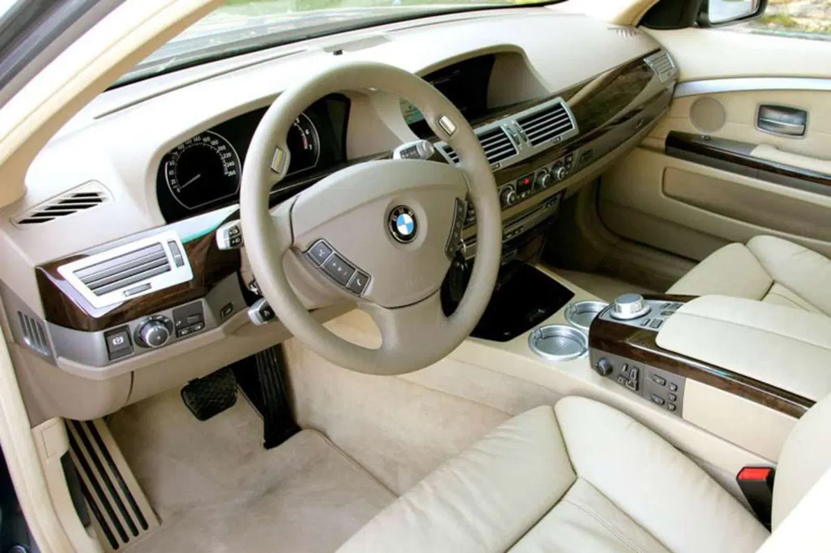 BMW Serie 7 (2001-08) (4)