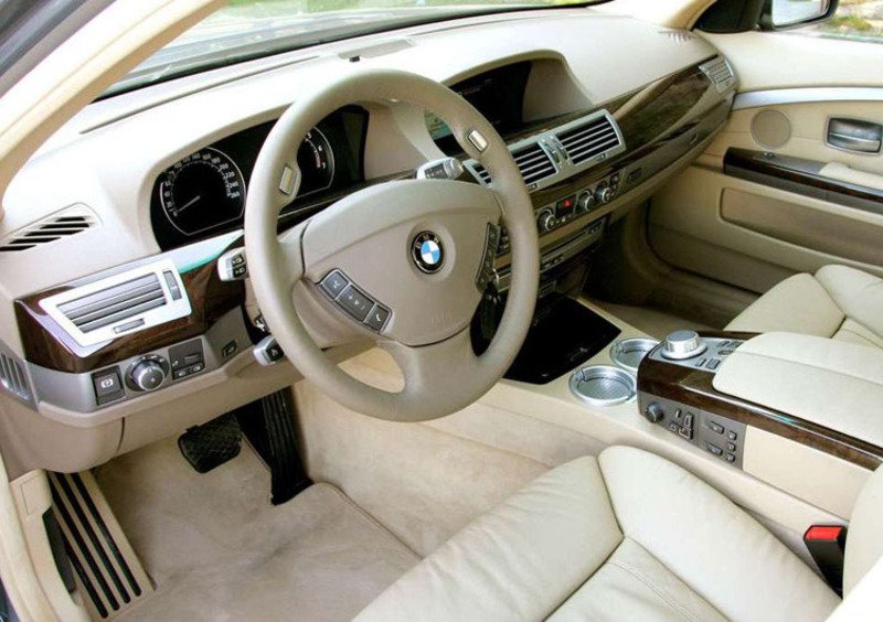 BMW Serie 7 (2001-08) (4)