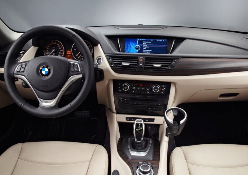 BMW X1 (2009-15) (5)