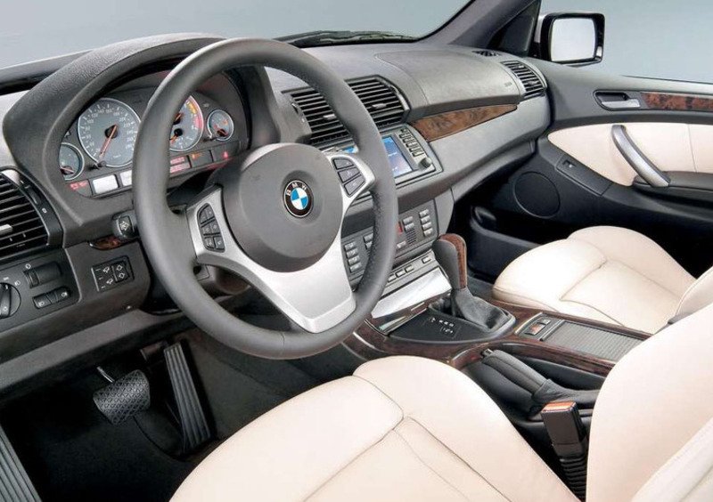 BMW X5 (2000-06) (4)