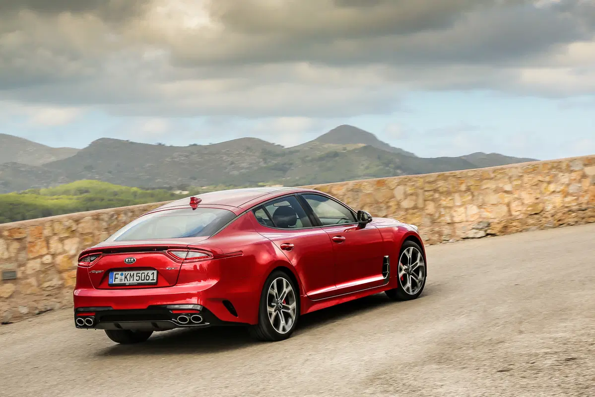 Kia Stinger GT, a caccia grossa con la koreana V6 biturbo 