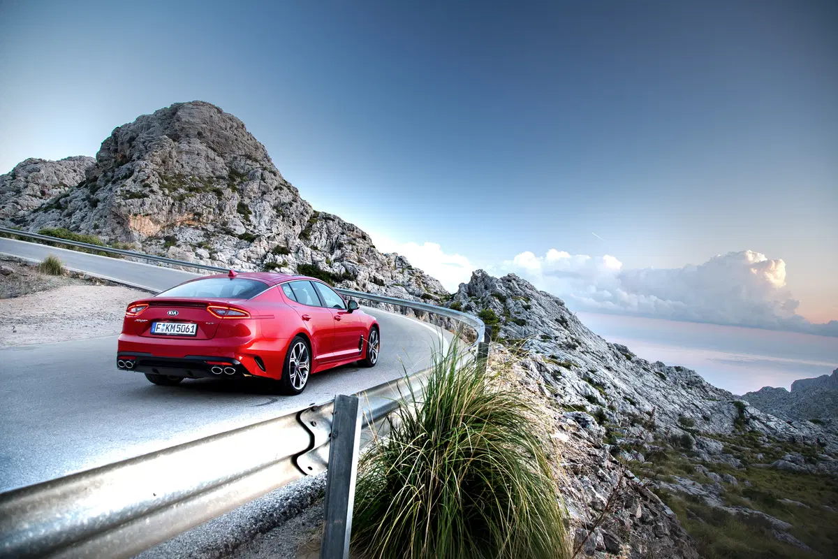 Kia Stinger GT, a caccia grossa con la koreana V6 biturbo  (11)