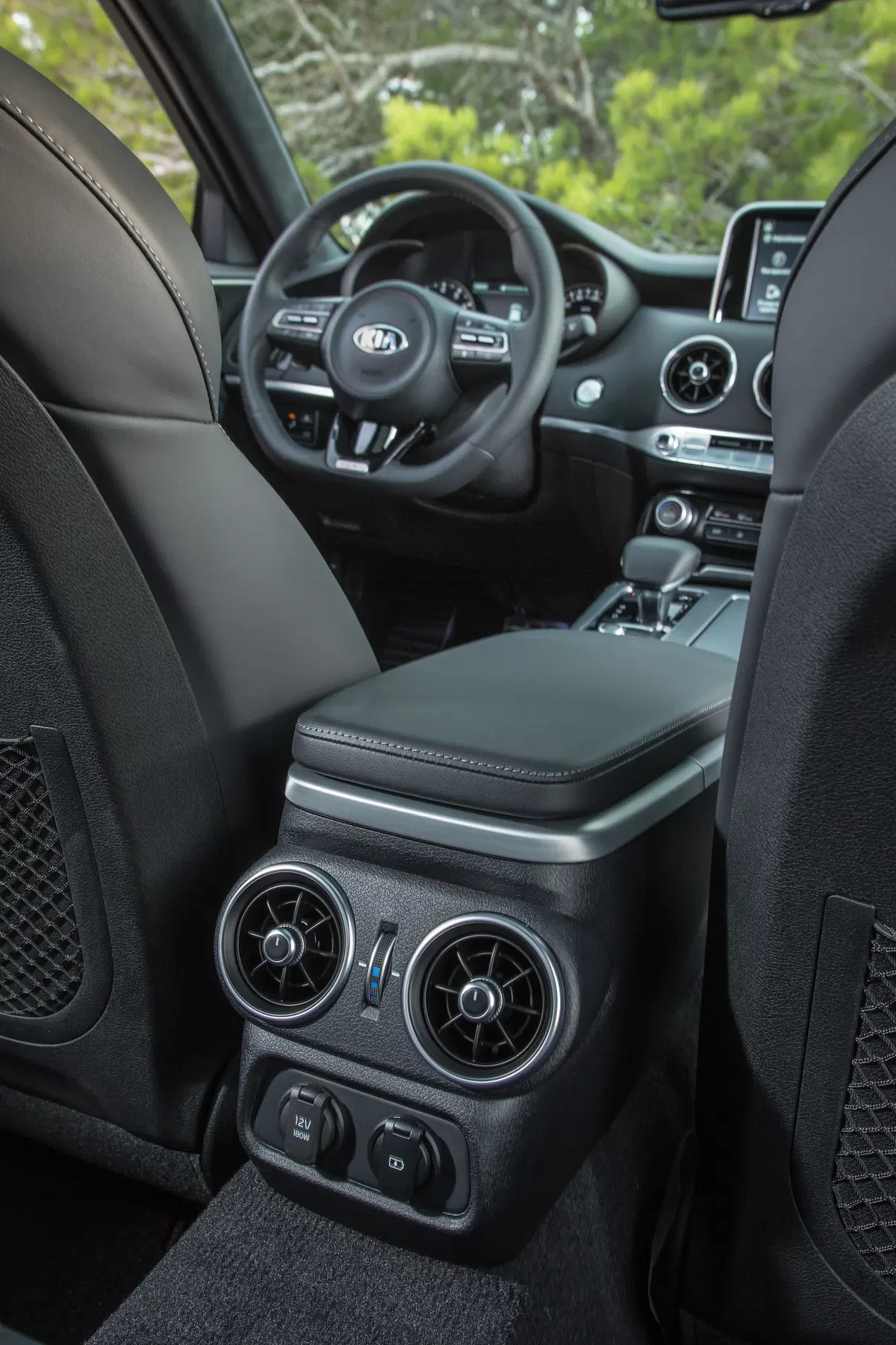Kia Stinger GT, a caccia grossa con la koreana V6 biturbo  (18)