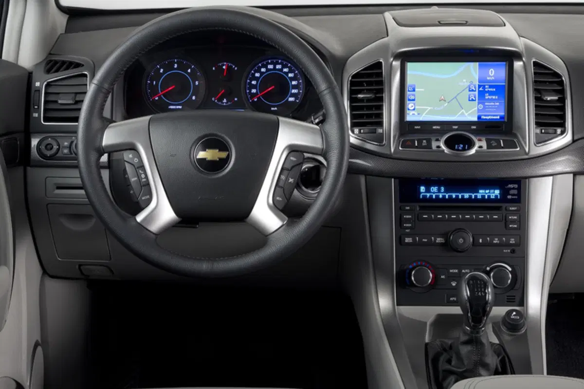 Chevrolet Captiva 2.0 VCDi LS (5)