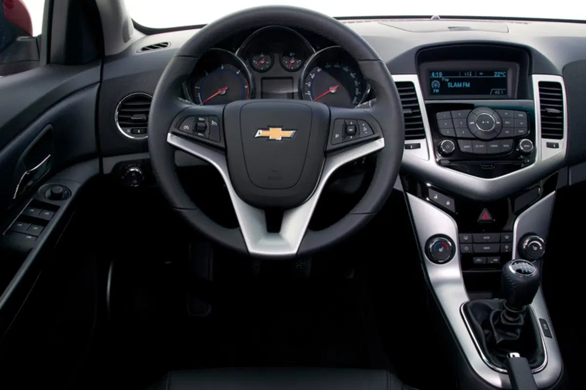 Chevrolet Cruze 1.8 5 porte LT GPL (8)