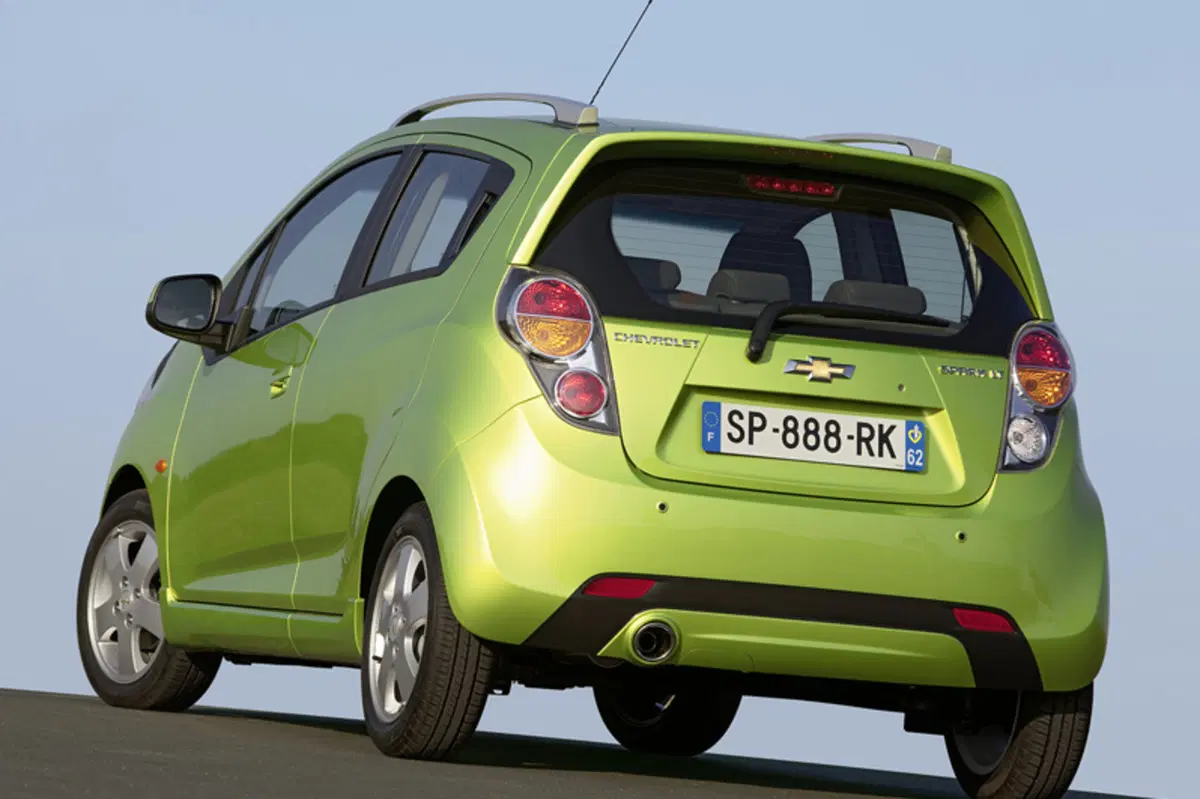 Chevrolet Spark 1.0 LS (4)