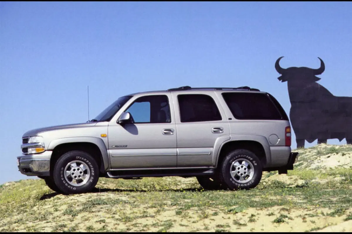 Chevrolet Tahoe (2000-06) (2)