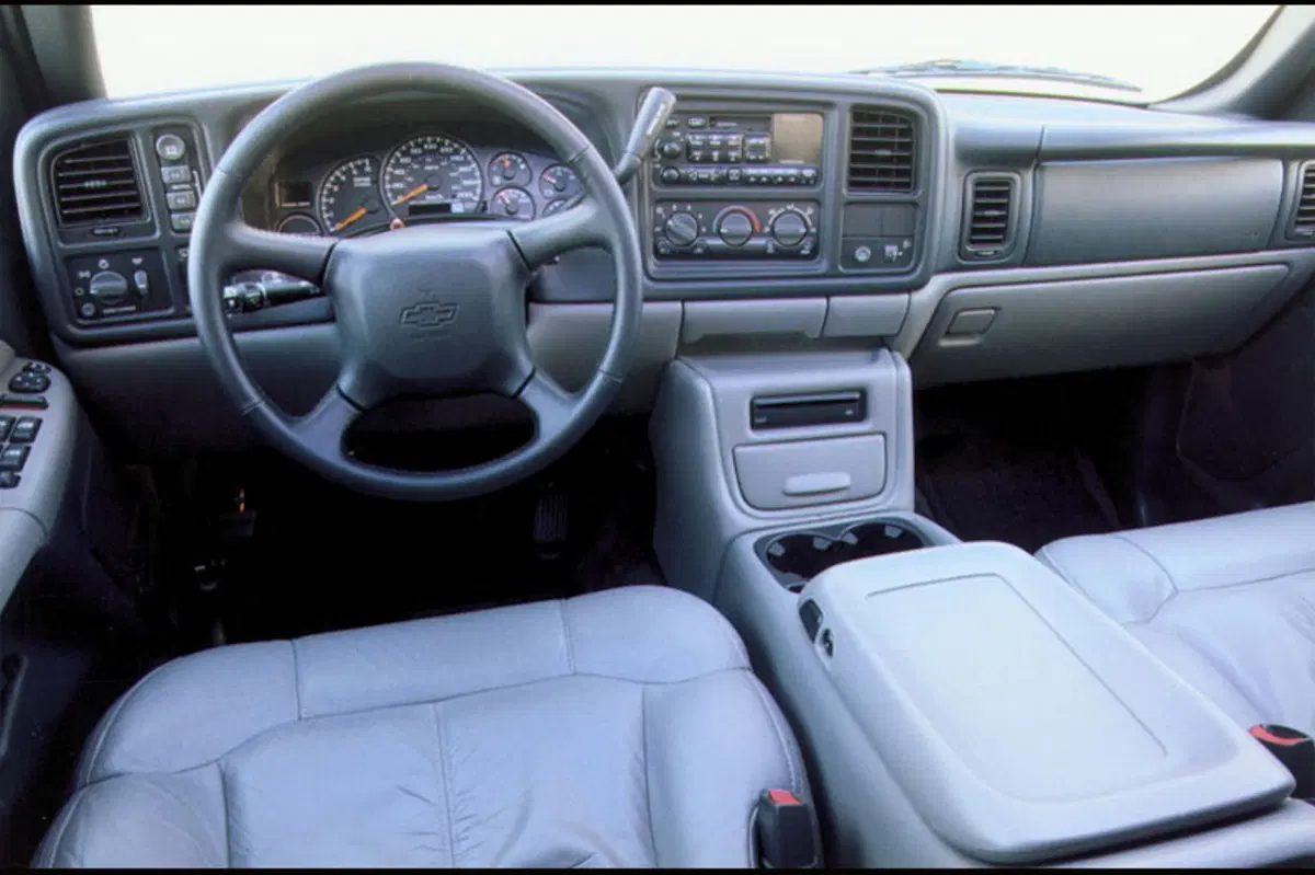 Chevrolet Tahoe (2000-06) (4)