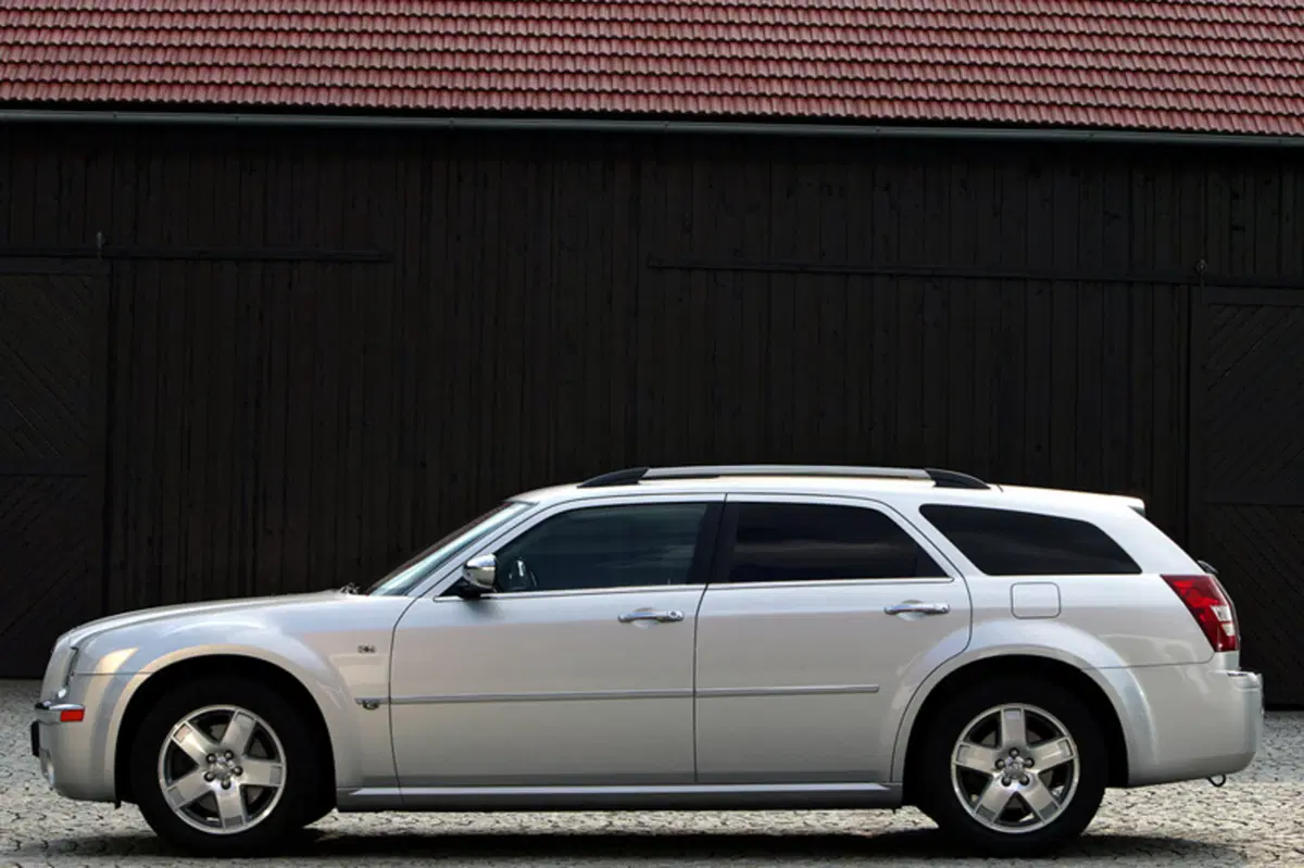 Chrysler 300 C Station Wagon (2005-11) (2)