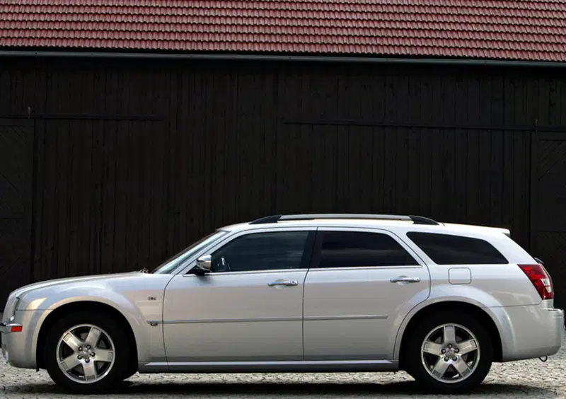 Chrysler 300 C Station Wagon (2005-11) (2)