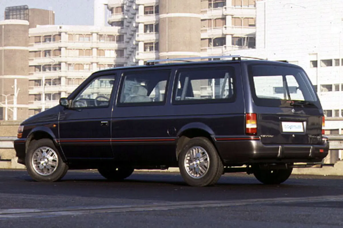 Chrysler Grand Voyager (1993-96) (2)