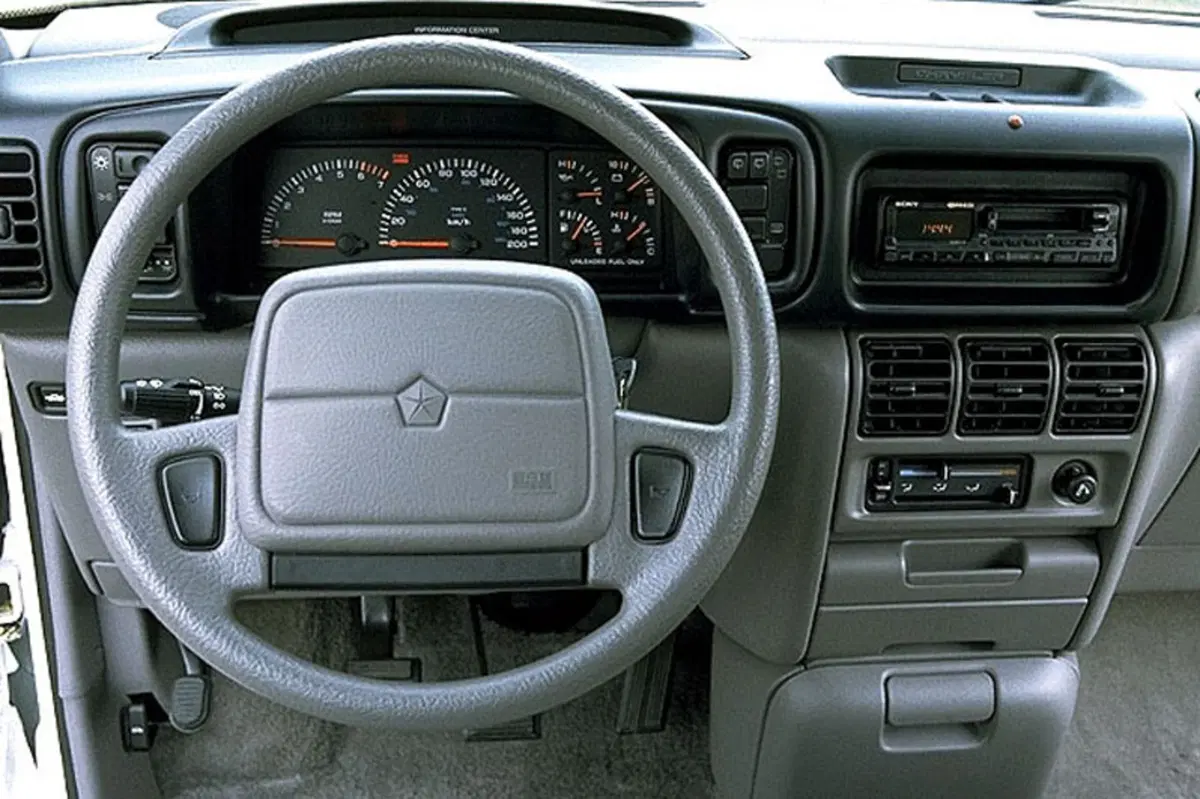 Chrysler Grand Voyager (1993-96) (3)