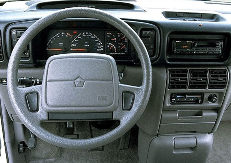 Chrysler Grand Voyager (1993-96) (3)