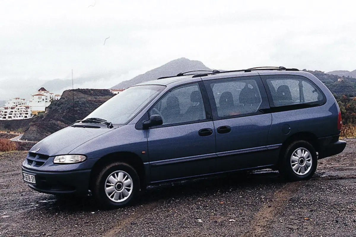 Chrysler Grand Voyager (1995-01) (2)