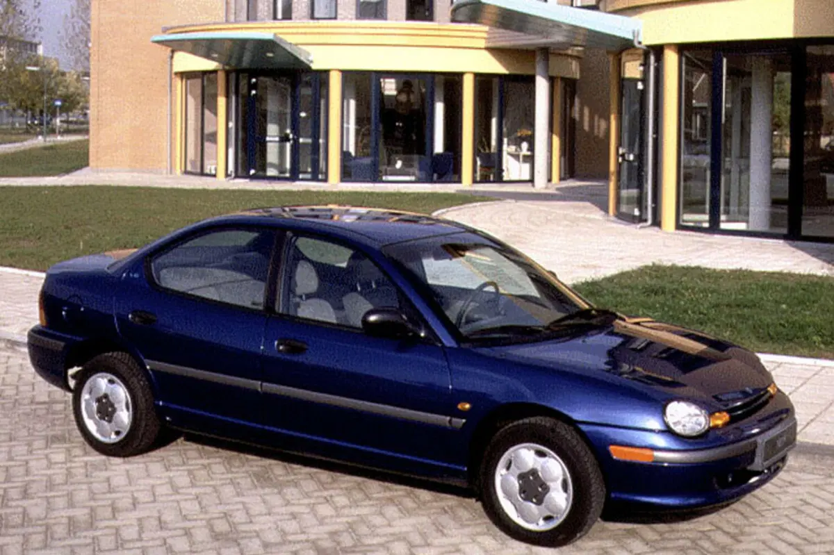 Chrysler Neon (1995-01) (2)