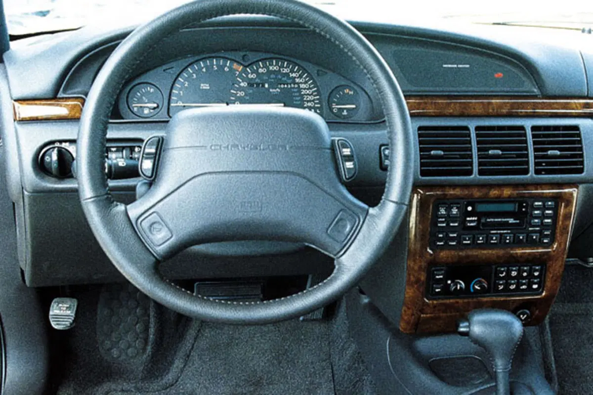 Chrysler New Yorker (1996-97) (4)