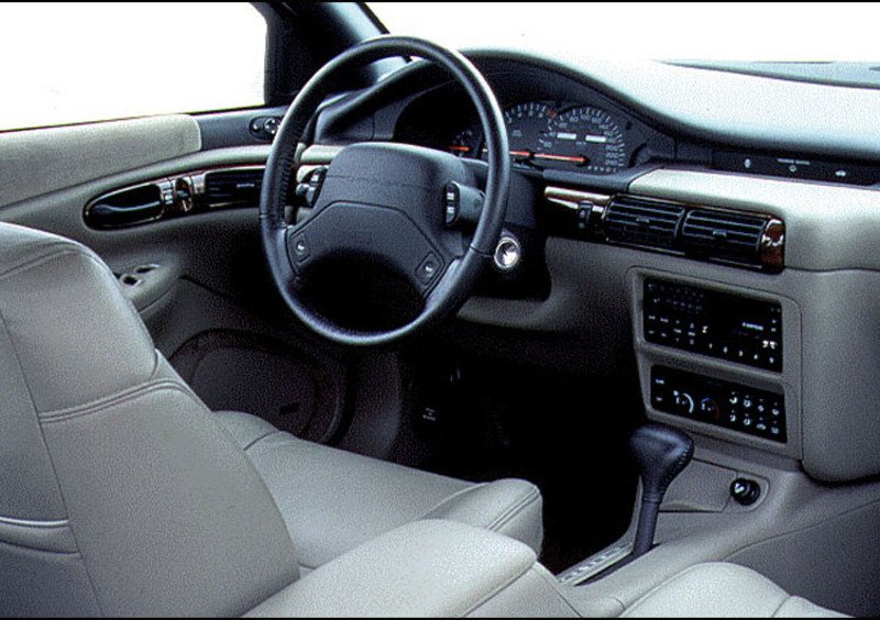 Chrysler Vision (1993-99) (3)