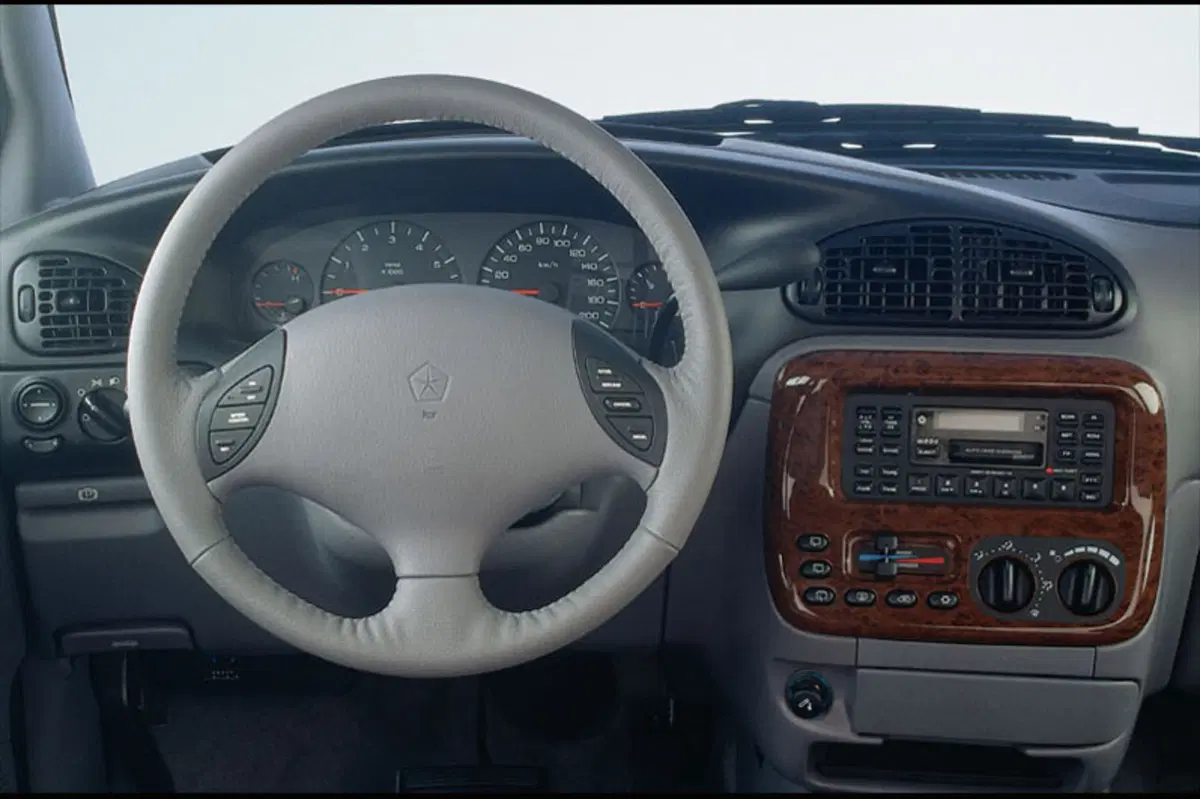 Chrysler Voyager (1995-01) (4)