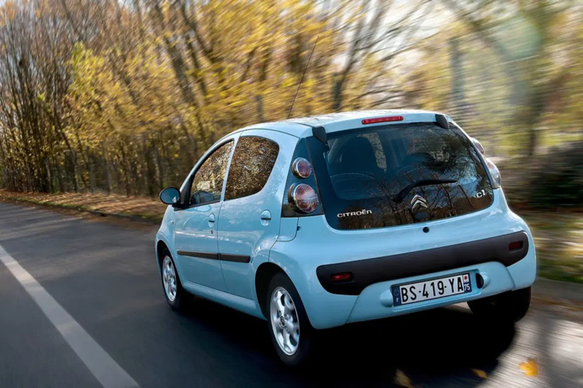 Citroen C1 1.0 3 porte CMP DeeJay (12)