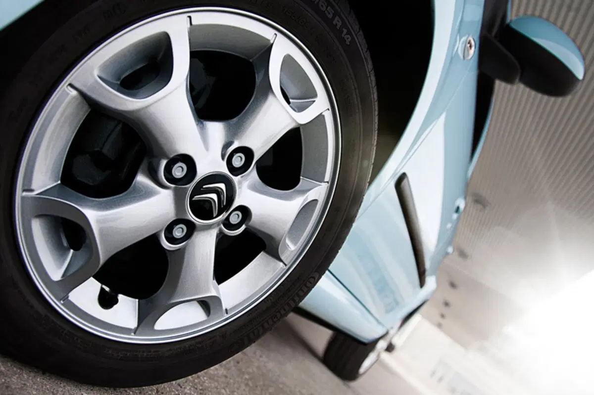 Citroen C1 1.0 3 porte CMP DeeJay (16)