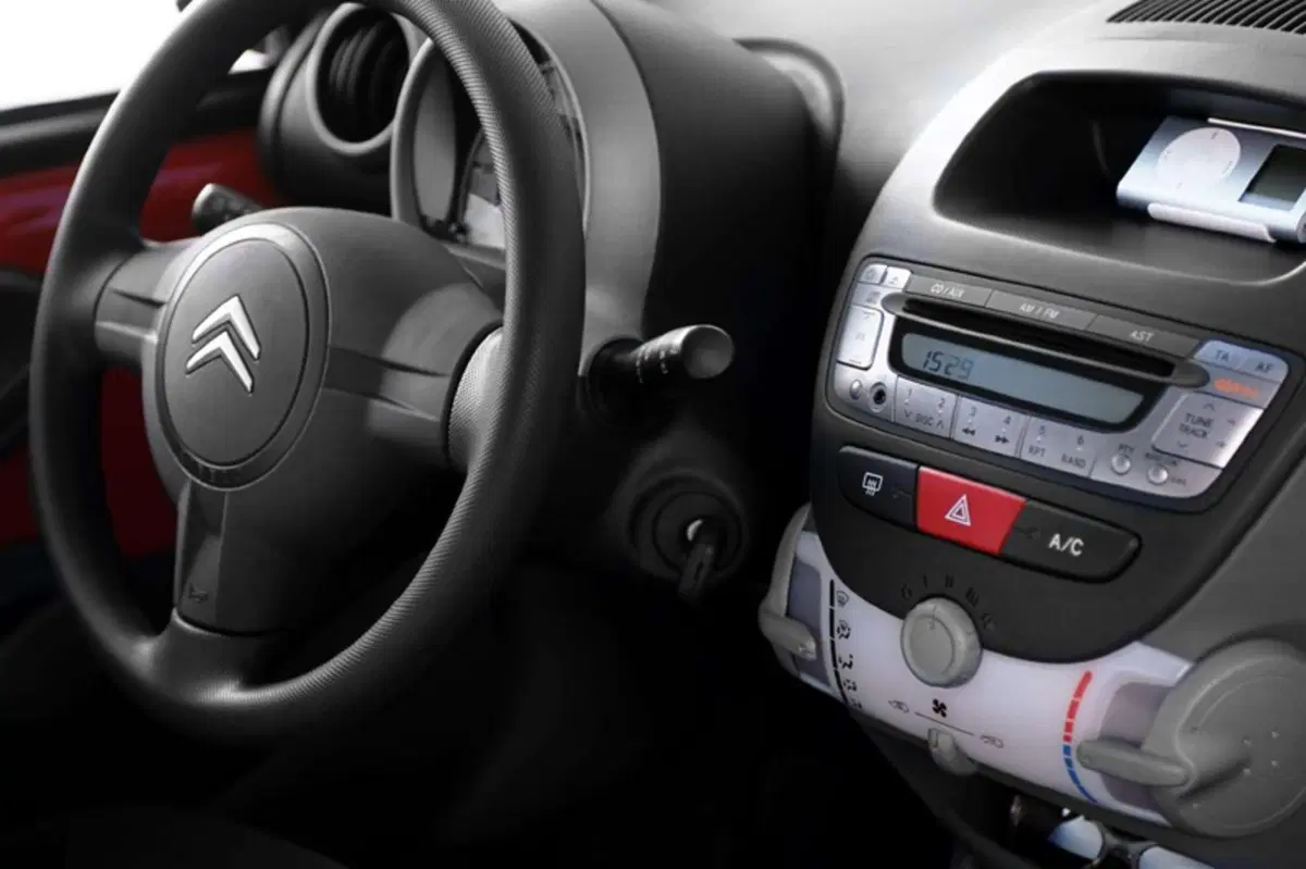 Citroen C1 1.0 3 porte CMP DeeJay (28)