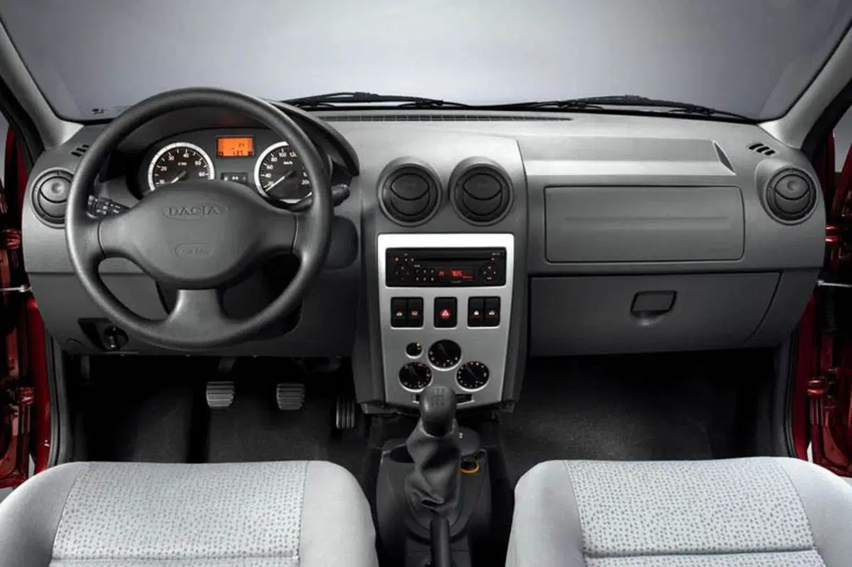 Dacia Logan (2005-08) (28)