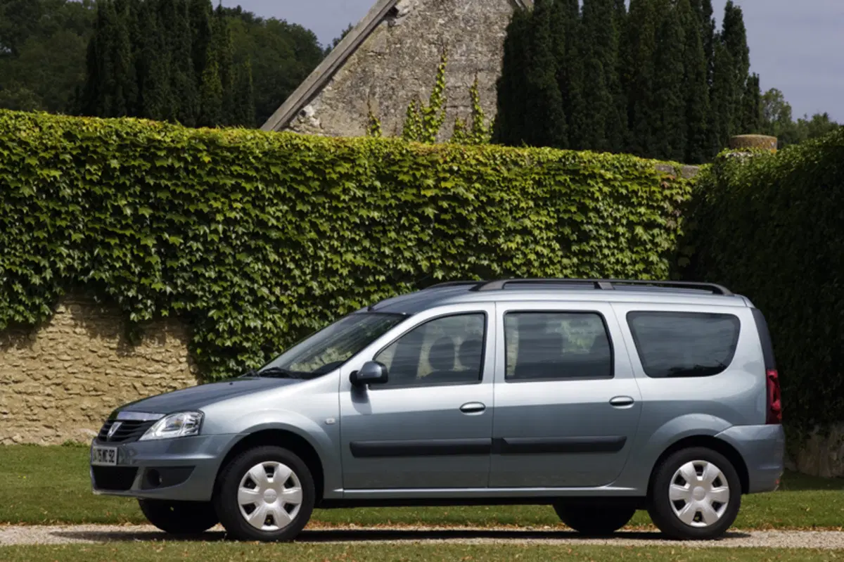 Dacia Logan (2008-12) (3)