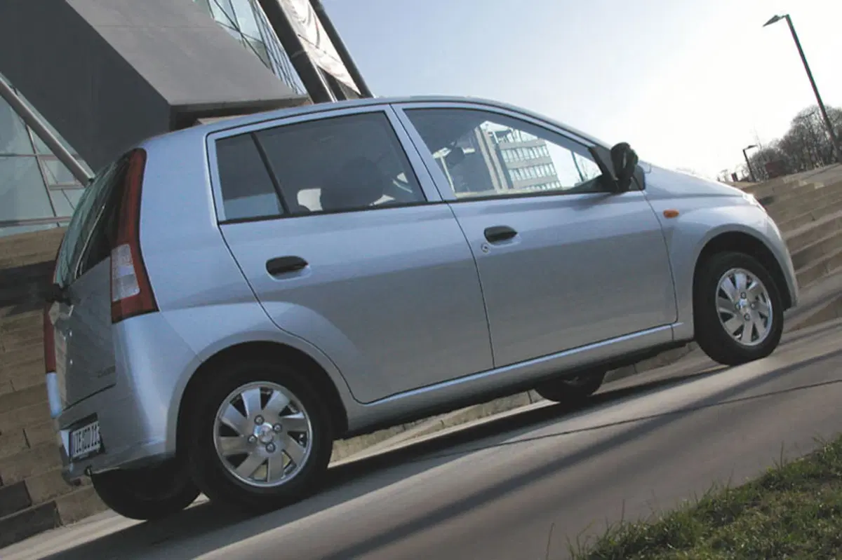 Daihatsu Cuore (2003-07) (4)
