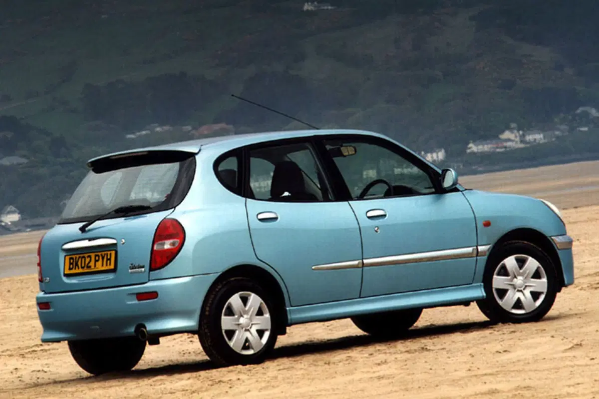 Daihatsu Sirion 1.3i 16V cat 4WD CX (3)