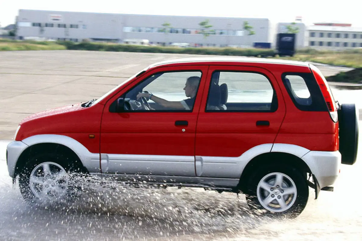 Daihatsu Terios 1.3i 16V cat 4WD DB/AC (4)