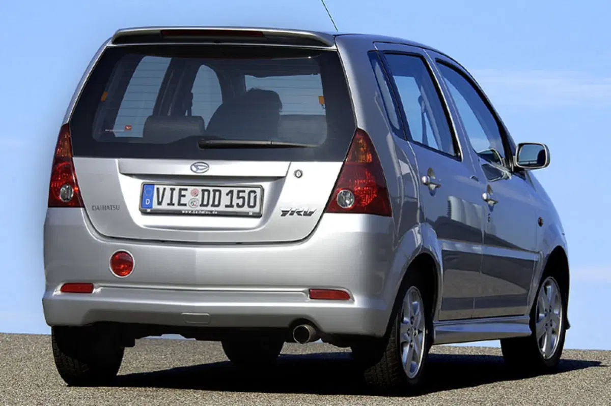 Daihatsu YRV (2000-05) (3)