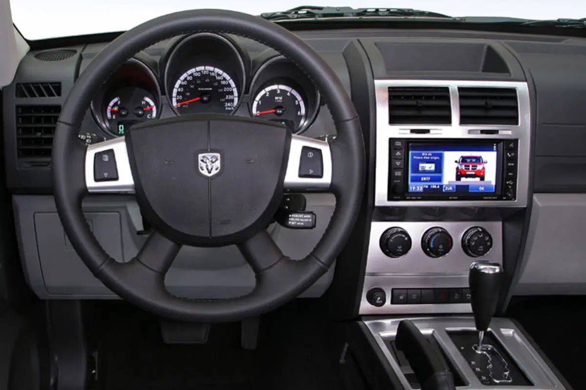 Dodge Nitro (2007-10) (19)