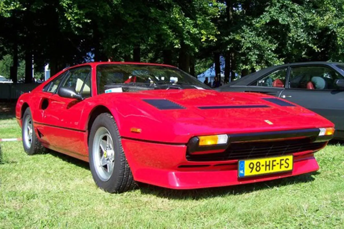 Ferrari 208 208 GTB (2)