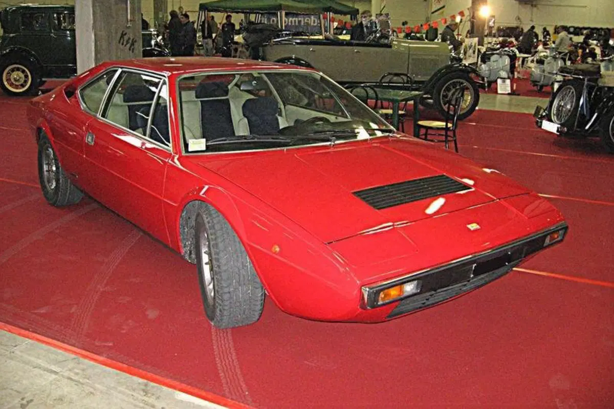 Ferrari Dino 208 GT/4 Coupé Dino 208 GT/4 (3)