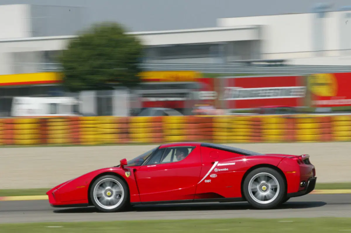 Ferrari Enzo Coupé (2002-02) (17)