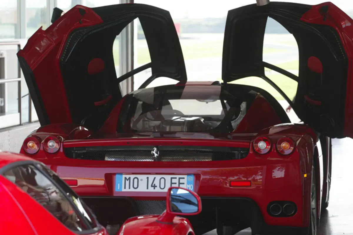 Ferrari Enzo Coupé (2002-02) (22)
