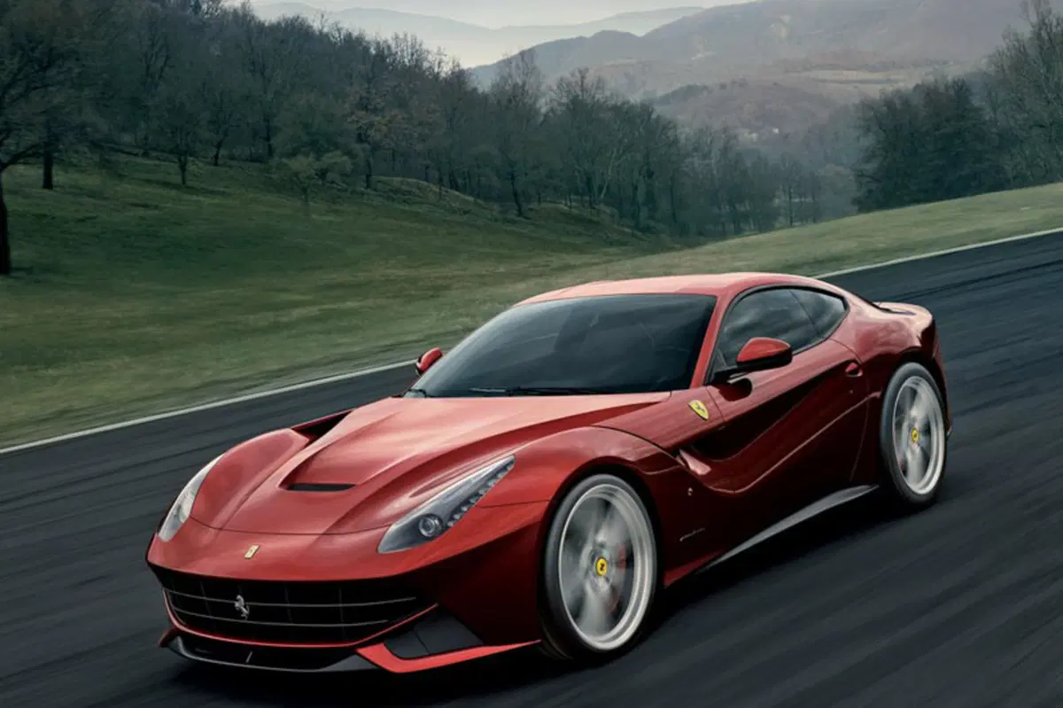 Ferrari F12 Coupé F12berlinetta (2)