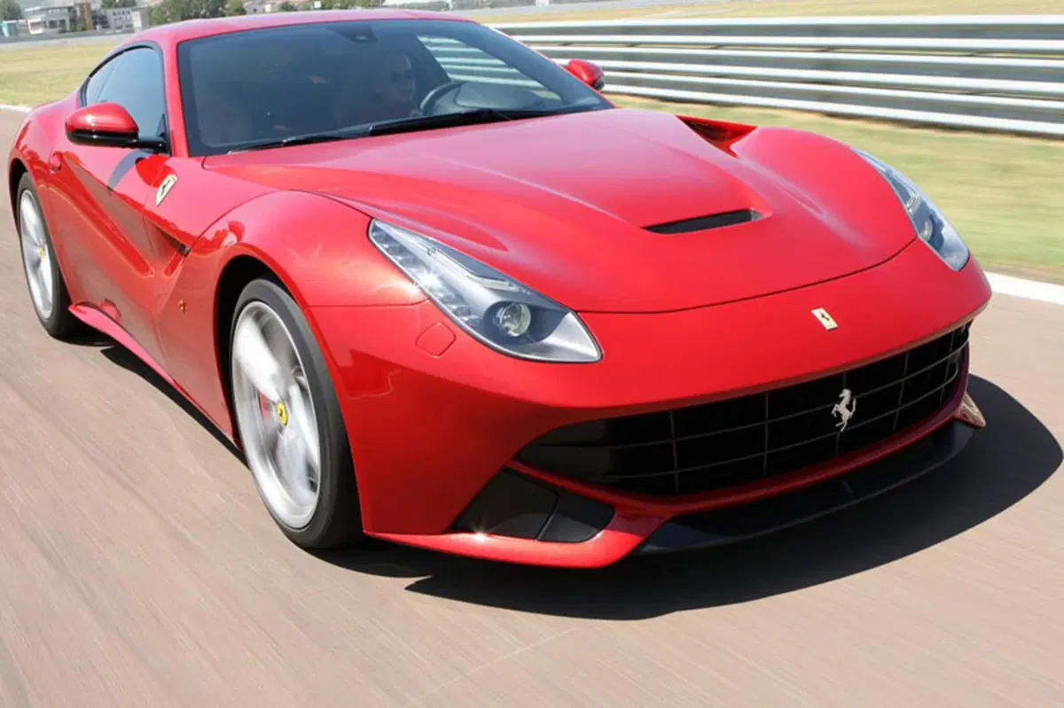 Ferrari F12 Coupé F12berlinetta (5)