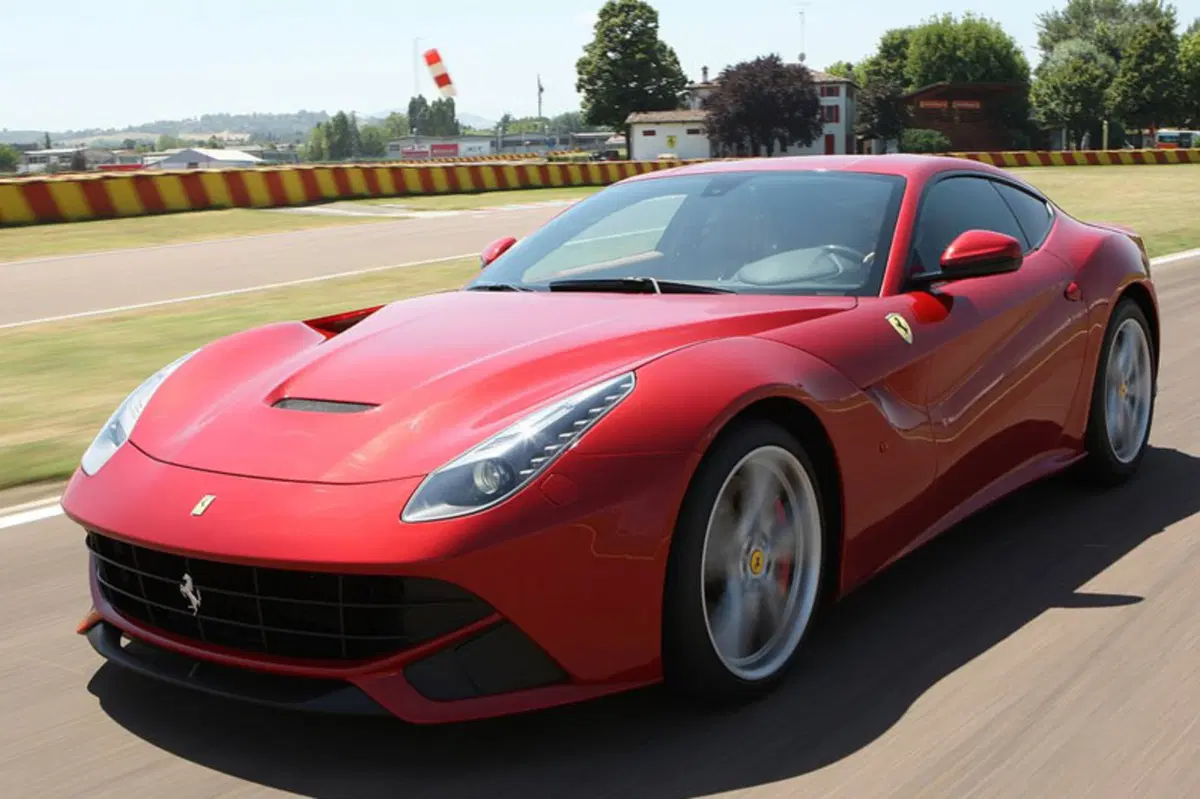 Ferrari F12 Coupé F12berlinetta (6)