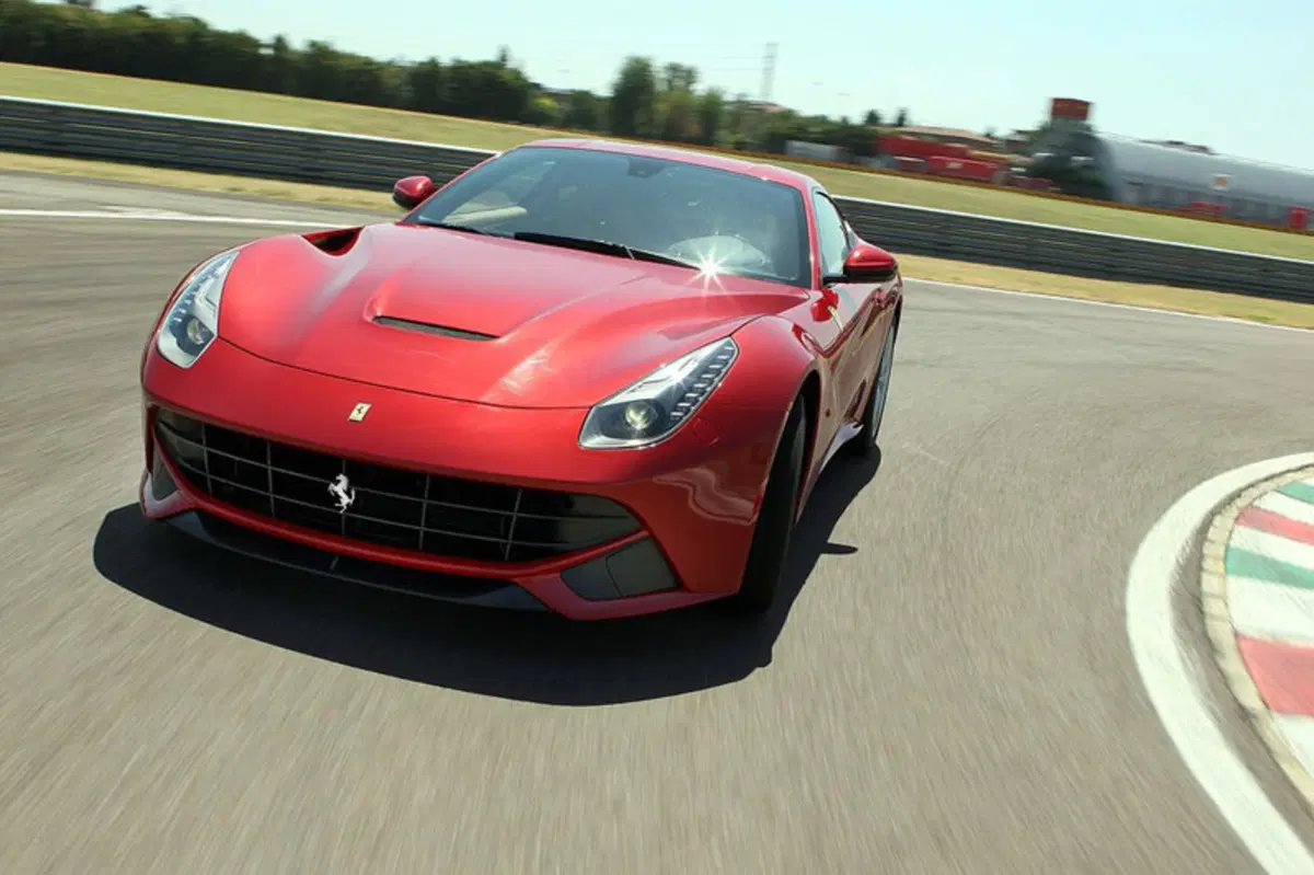 Ferrari F12 Coupé F12berlinetta (9)