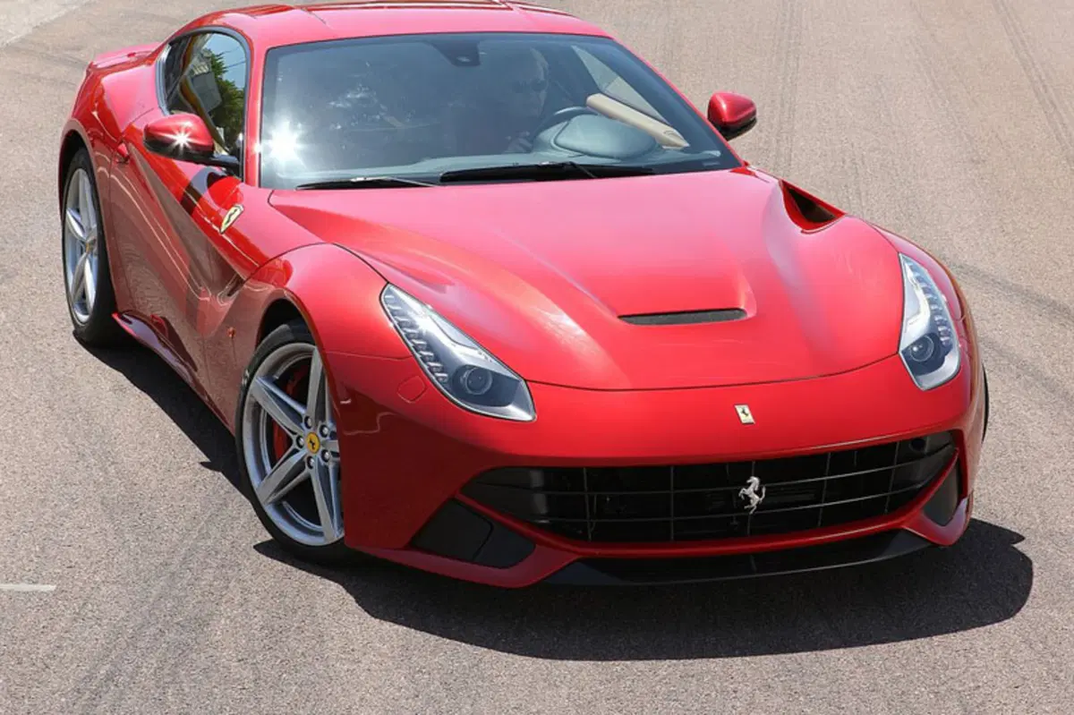 Ferrari F12 Coupé F12berlinetta (10)