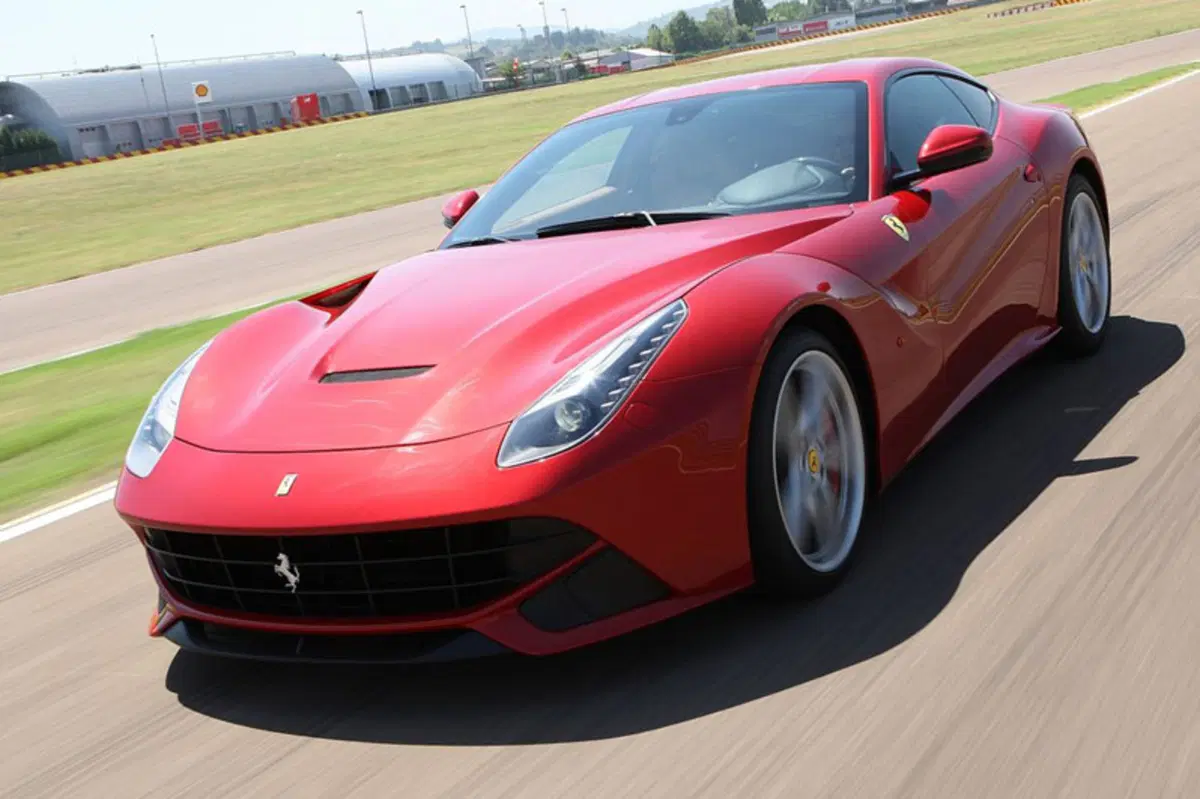 Ferrari F12 Coupé F12berlinetta (11)