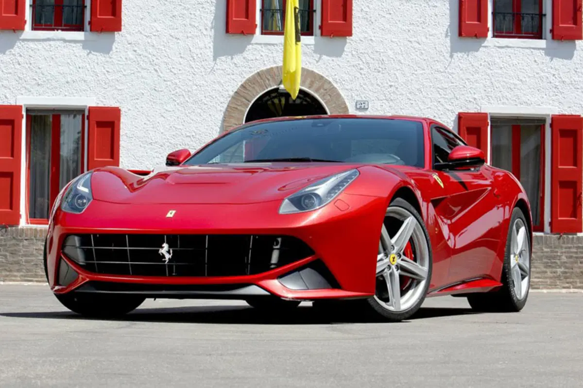 Ferrari F12 Coupé F12berlinetta (14)