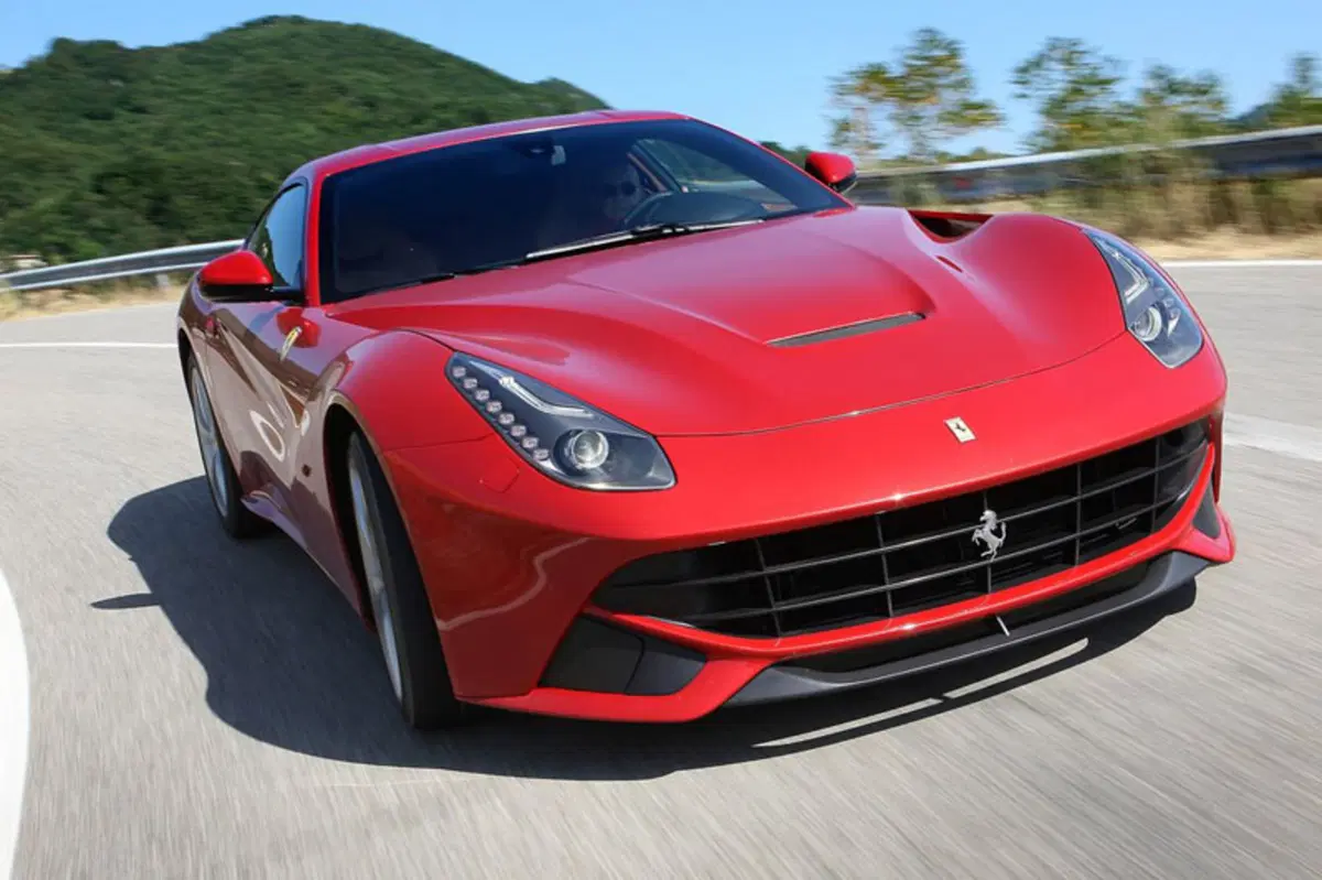 Ferrari F12 Coupé F12berlinetta (17)
